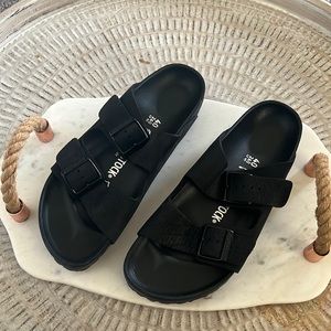 Birkenstock Women's Narrow Arizona Black Leather Sandal